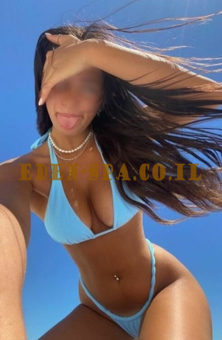 נועז, בן 30, יש לו חיוך מקסים והוא קול עדין
